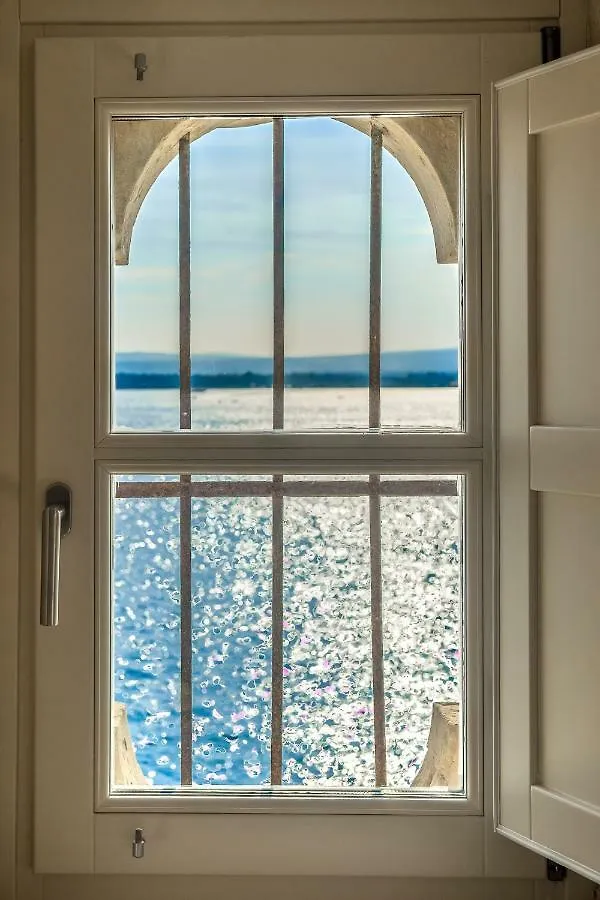 Palazzo Alfeo Aparthotel Syracuse 4*,