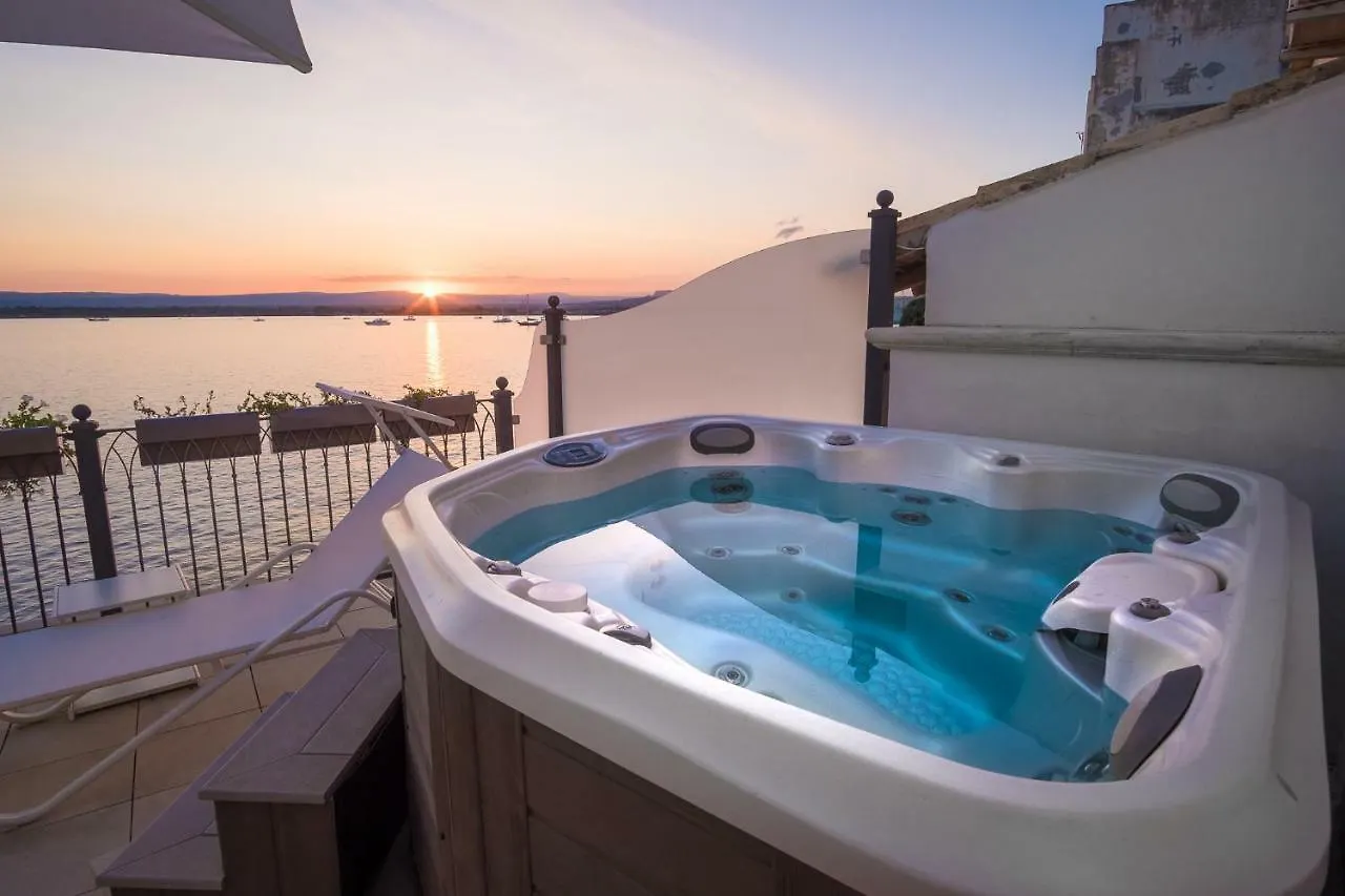 Palazzo Alfeo Aparthotel Syracuse 4*,  Italien